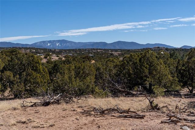 28 PASEO DEL HALCON, Santa Fe, NM 87506