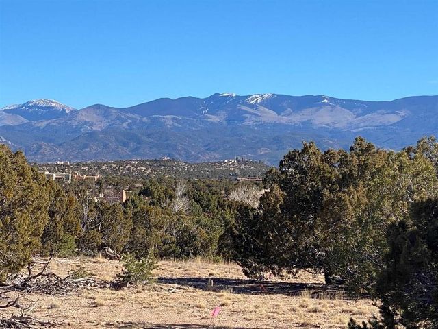 28 PASEO DEL HALCON, Santa Fe, NM 87506