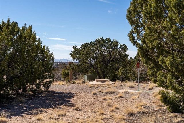 28 PASEO DEL HALCON, Santa Fe, NM 87506