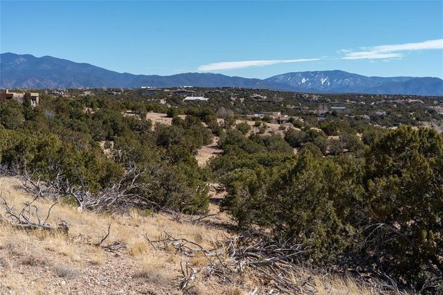 28 PASEO DEL HALCON, Santa Fe, NM 87506