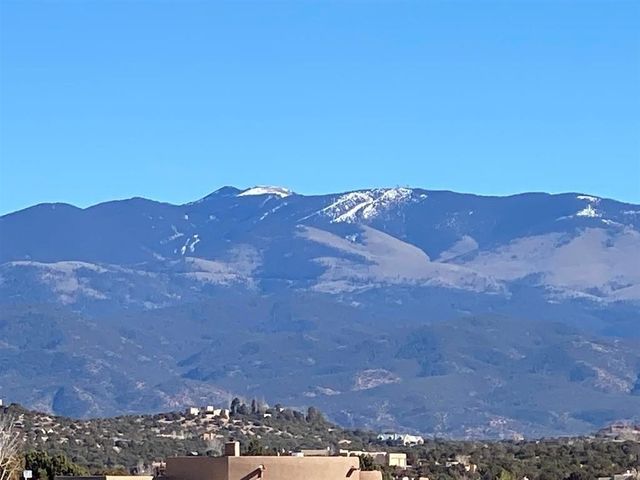 28 PASEO DEL HALCON, Santa Fe, NM 87506