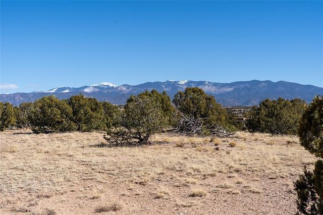 28 PASEO DEL HALCON, Santa Fe, NM 87506