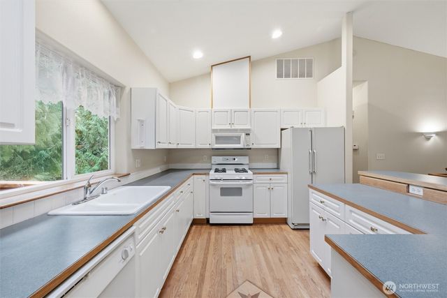 36 Holly View Way, Bellingham, WA 98229