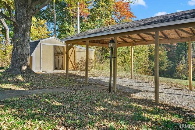 558 Pinewood Drive, Bedford, IN 47421