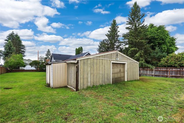 170 S B Street, Buckley, WA 98321