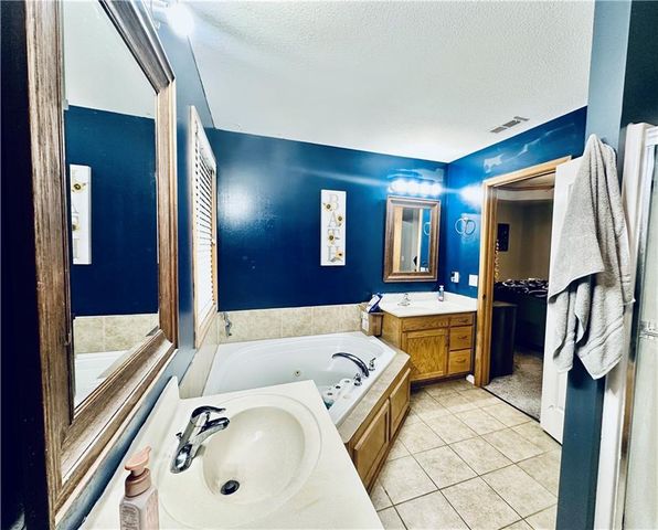 307 Division Street, Knob Noster, MO 65336