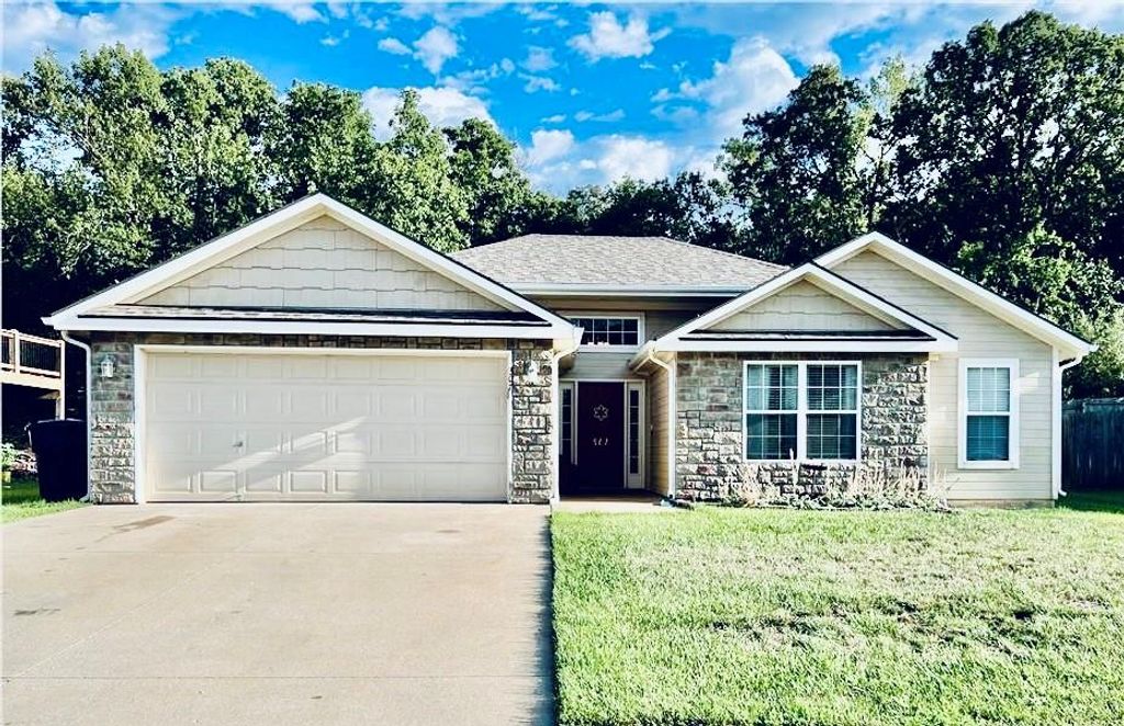 307 Division Street, Knob Noster, MO 65336