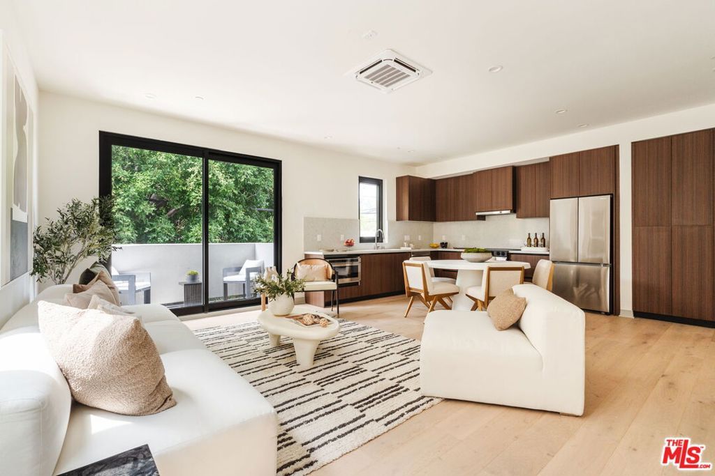 1051 N Spaulding Avenue E, West Hollywood, CA 90046 — exterior
