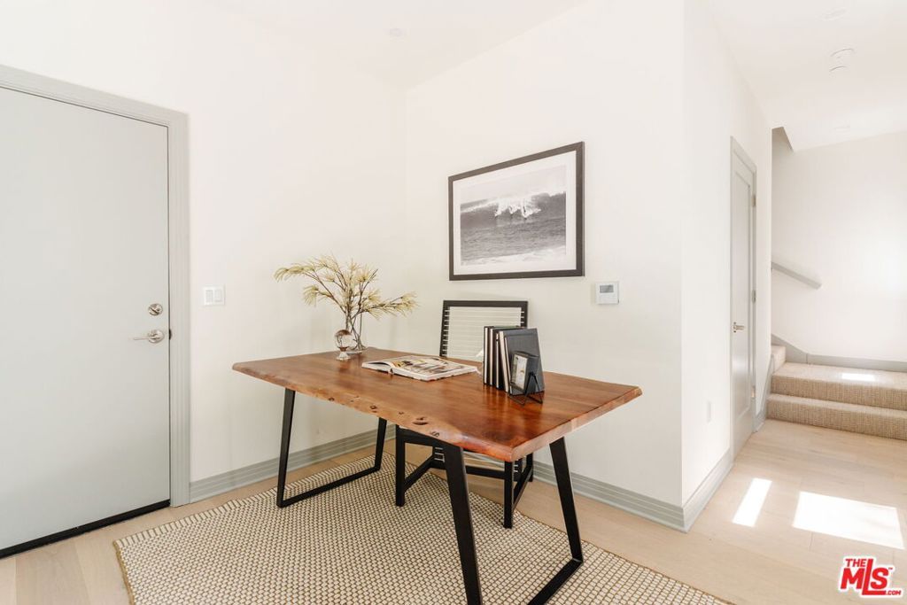 1051 N Spaulding Avenue E, West Hollywood, CA 90046 — photo 3