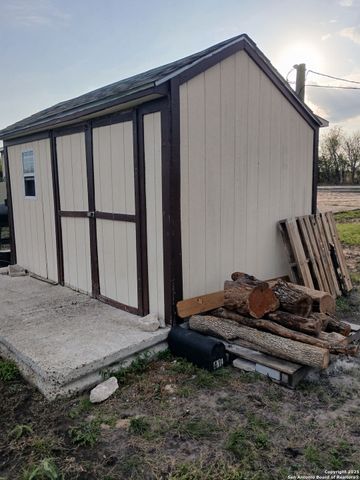 2161 FM 888, Beeville, TX 78102