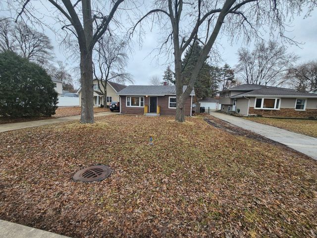 3811 N Park Street, Westmont, IL 60559