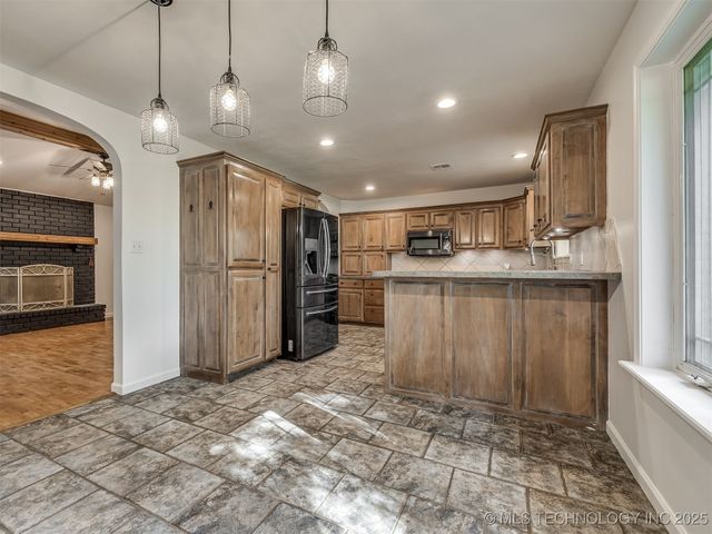 25606 S Desert Trail, Claremore, OK 74019