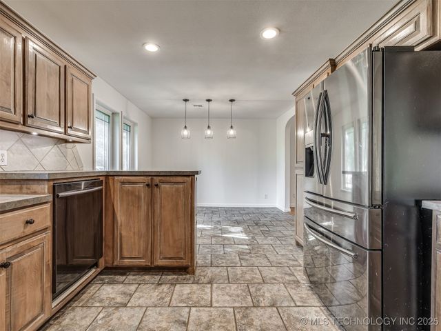 25606 S Desert Trail, Claremore, OK 74019