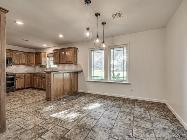 25606 S Desert Trail, Claremore, OK 74019