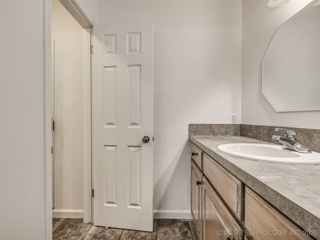 25606 S Desert Trail, Claremore, OK 74019