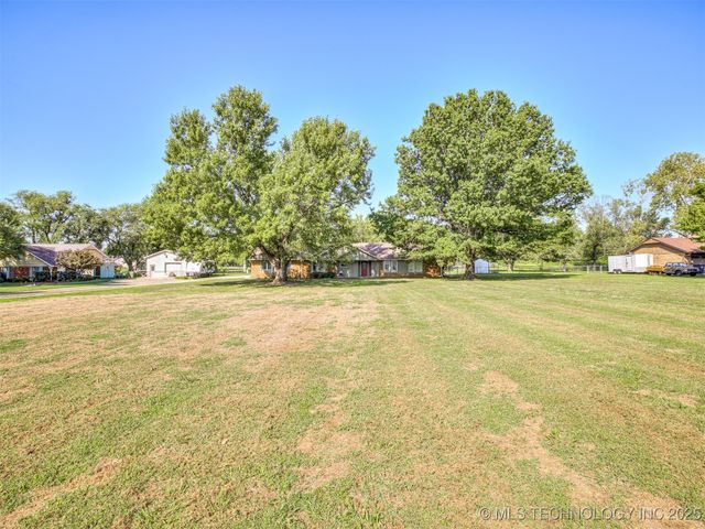 25606 S Desert Trail, Claremore, OK 74019