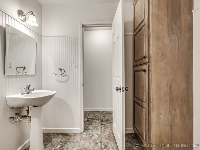 25606 S Desert Trail, Claremore, OK 74019