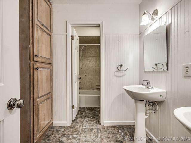 25606 S Desert Trail, Claremore, OK 74019