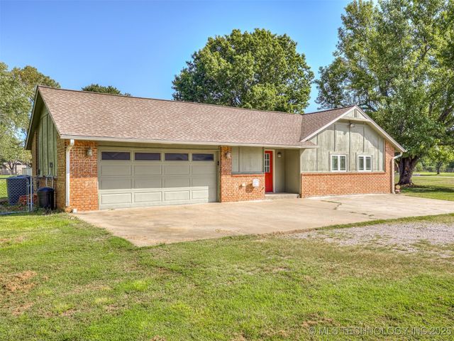 25606 S Desert Trail, Claremore, OK 74019