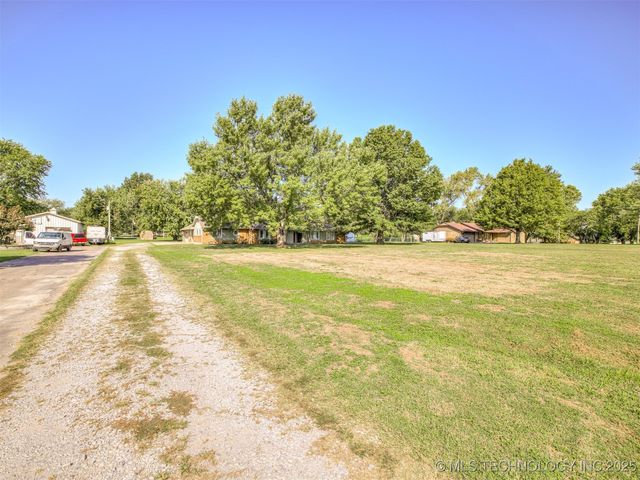 25606 S Desert Trail, Claremore, OK 74019