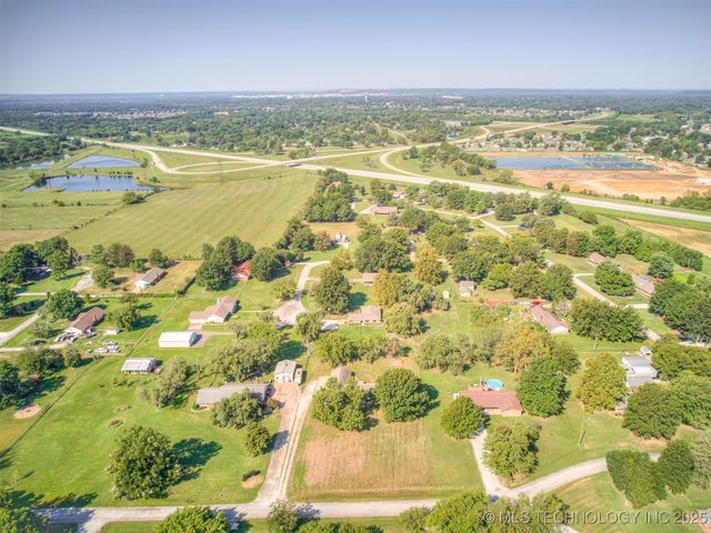 25606 S Desert Trail, Claremore, OK 74019