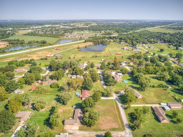 25606 S Desert Trail, Claremore, OK 74019