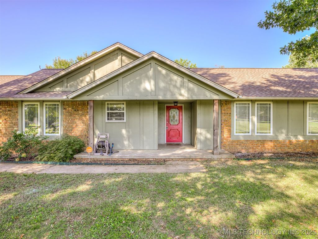 25606 S Desert Trail, Claremore, OK 74019