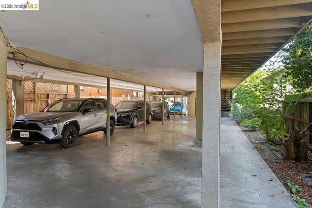 2427 McKinley Ave, Berkeley, CA 94703