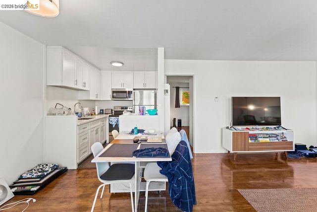 2427 McKinley Ave, Berkeley, CA 94703