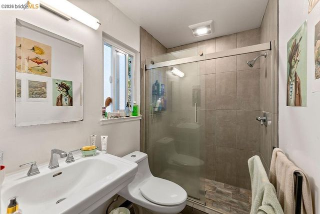 2427 McKinley Ave, Berkeley, CA 94703