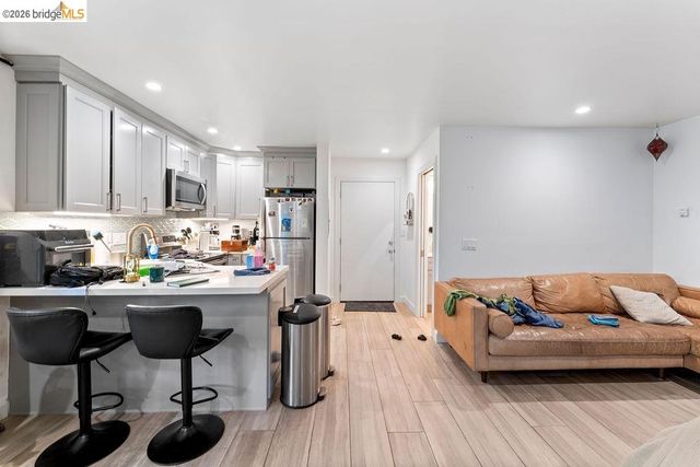 2427 McKinley Ave, Berkeley, CA 94703