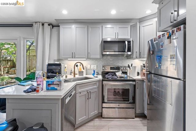 2427 McKinley Ave, Berkeley, CA 94703