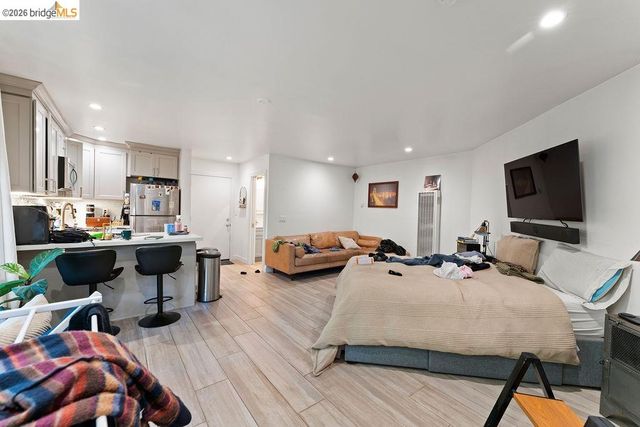 2427 McKinley Ave, Berkeley, CA 94703