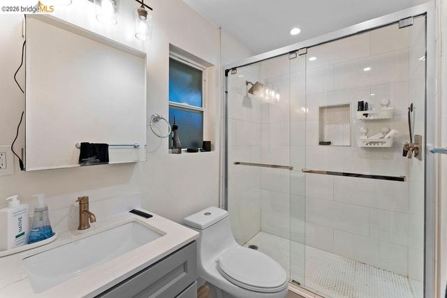 2427 McKinley Ave, Berkeley, CA 94703