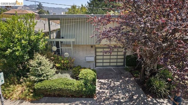 2427 McKinley Ave, Berkeley, CA 94703