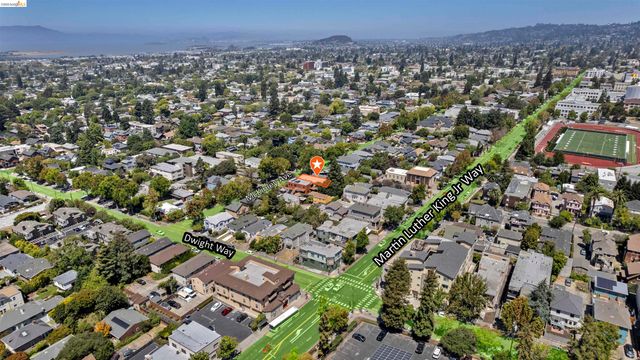 2427 McKinley Ave, Berkeley, CA 94703