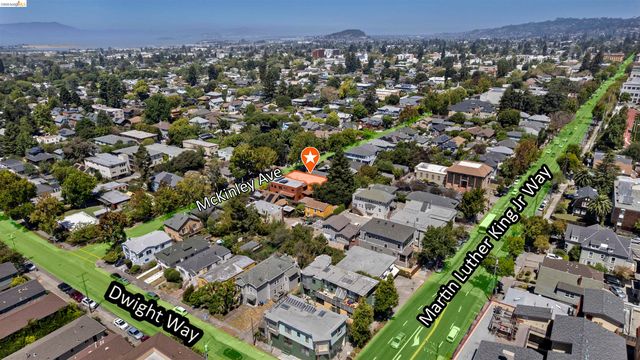 2427 McKinley Ave, Berkeley, CA 94703