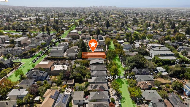 2427 McKinley Ave, Berkeley, CA 94703