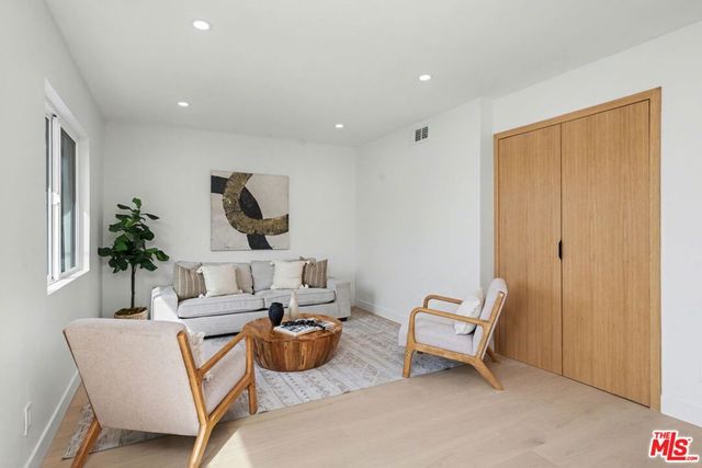 2831 Overland Avenue, Los Angeles, CA 90064