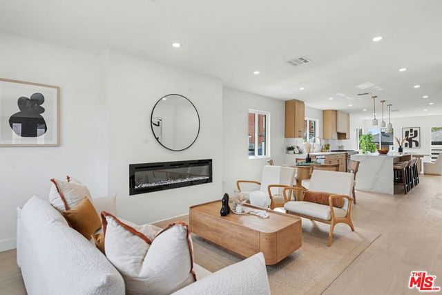 2831 Overland Avenue, Los Angeles, CA 90064