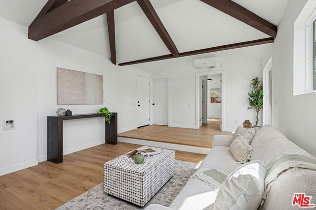 2831 Overland Avenue, Los Angeles, CA 90064