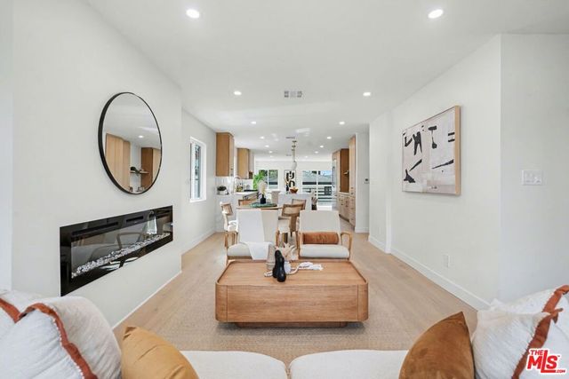 2831 Overland Avenue, Los Angeles, CA 90064