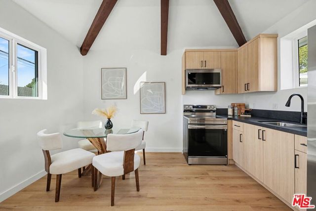 2831 Overland Avenue, Los Angeles, CA 90064