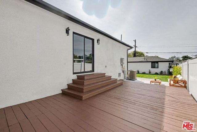 2831 Overland Avenue, Los Angeles, CA 90064