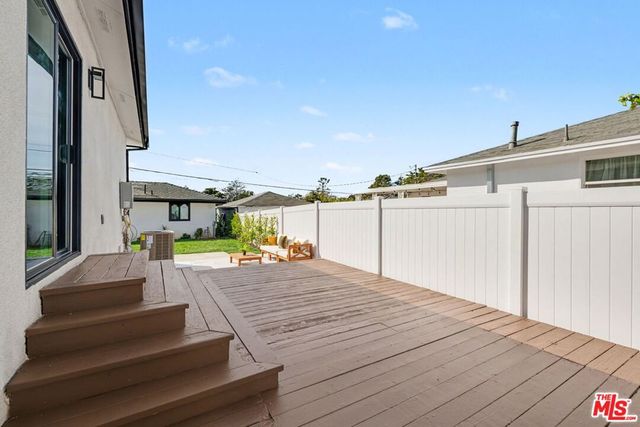 2831 Overland Avenue, Los Angeles, CA 90064