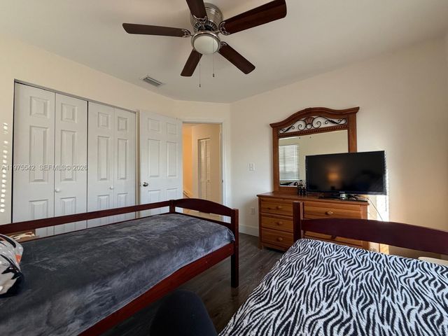 2603 W 60th Pl 101-11, Hialeah, FL 33016