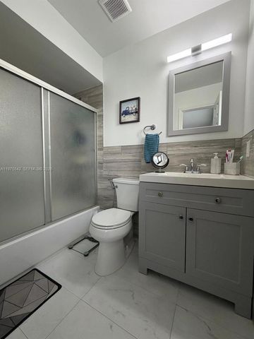 2603 W 60th Pl 101-11, Hialeah, FL 33016