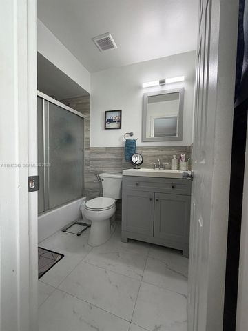 2603 W 60th Pl 101-11, Hialeah, FL 33016