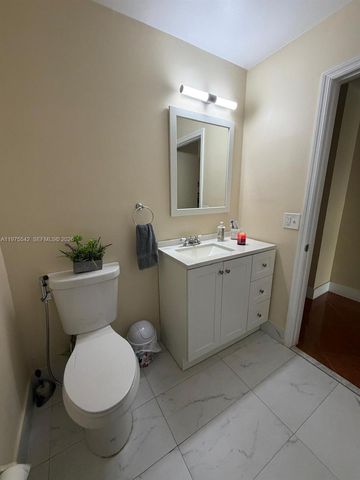 2603 W 60th Pl 101-11, Hialeah, FL 33016