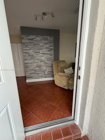 2603 W 60th Pl 101-11, Hialeah, FL 33016